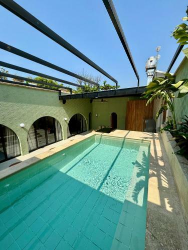 Amazing Luxury House Castalia 6br