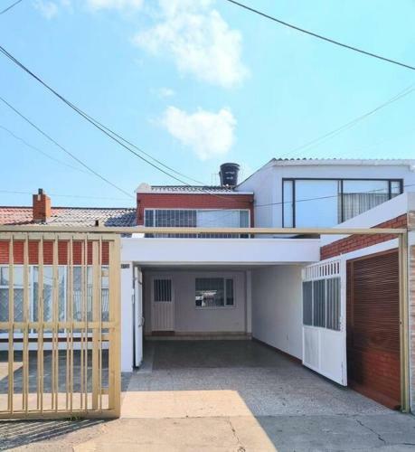 Casa Cerca Del Aeropuerto: Spa Con Sauna Y Jacuzzi