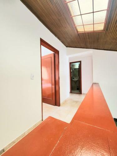 Casa Cerca Del Aeropuerto: Spa Con Sauna Y Jacuzzi