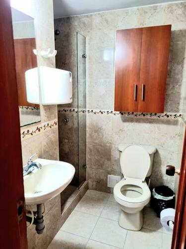 Casa Cerca Del Aeropuerto: Spa Con Sauna Y Jacuzzi