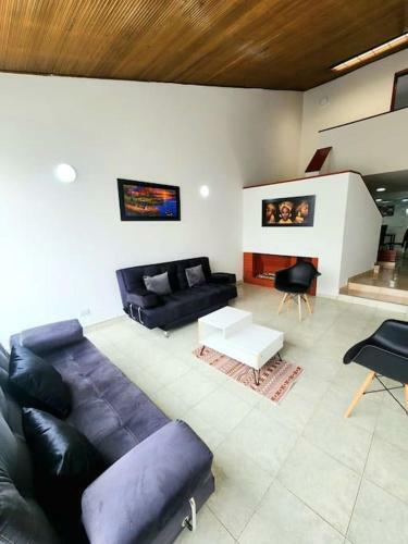 Casa Cerca Del Aeropuerto: Spa Con Sauna Y Jacuzzi