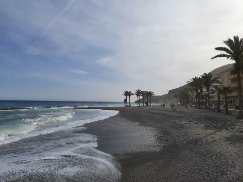 Apartamento Playero Con Vistas A La Monta�a