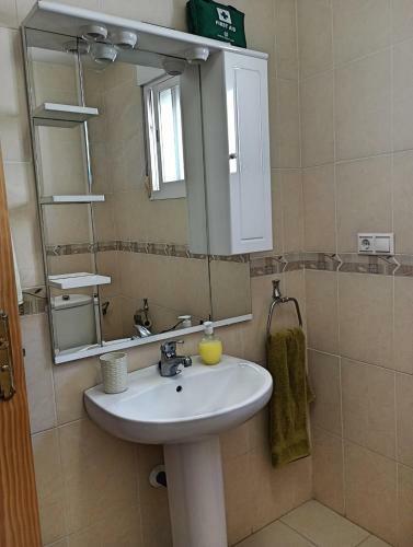 Apartamento Playero Con Vistas A La Monta�a