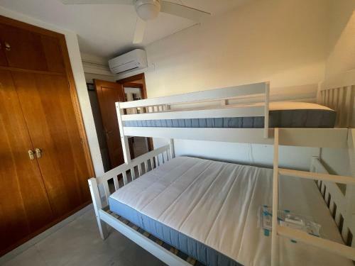 Ba12-2, Gran Apartamento Con Terraza Muy Cerca De