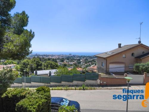 Casa El Vendrell, 3 Dormitorios, 8 Personas - Es-320-23