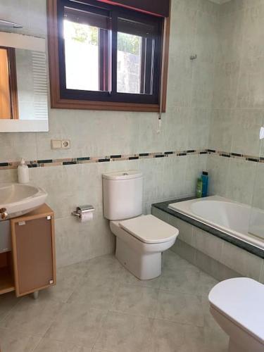 Villa Charneca, Jard�n Y Mar