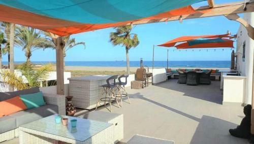 Villa En Primera Linea De Playa