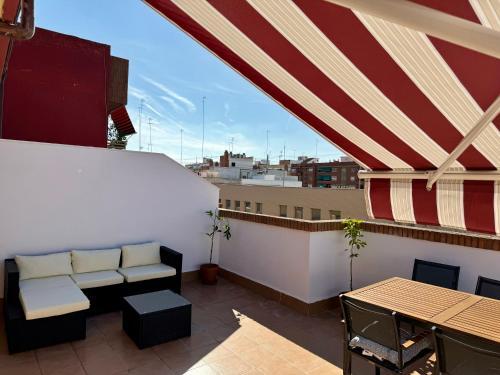 Apartamento Your Long Stay Attic Home In Valencia