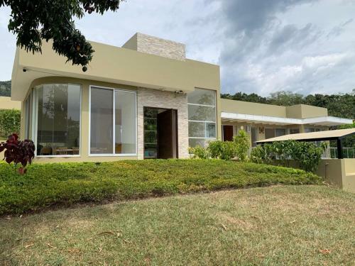 Villa Exclusiva Y Moderna Casa Campestre