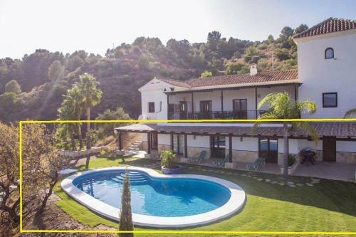 Mansion With Private Pool, Partly But Fully Private !