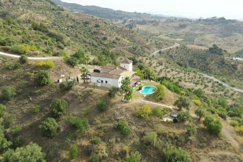 Mansion With Private Pool, Partly But Fully Private !