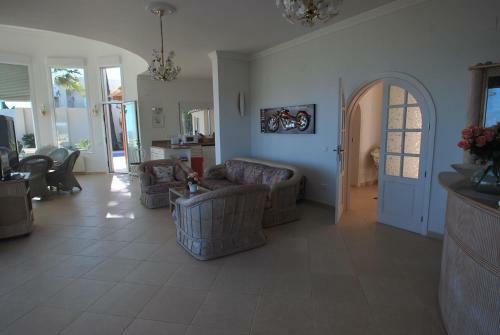 Seaview Whole Villa