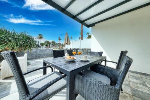 Luxury Bungalow Next To The Beach