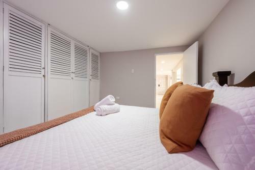 Spacious And Lovely Apartment