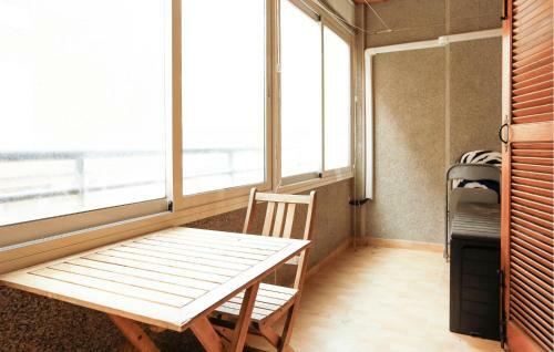 Gorgeous Apartment In Torrevieja With Kitchenette