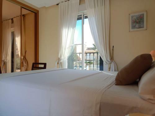 Charming Bungalow In Private Urbanization Royal Interpark