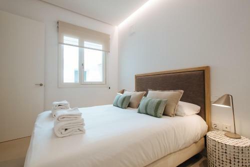 Apartamento Eva Recommends Castellar Pool & Terrace