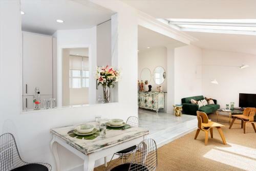 Monkeys Apartments Luxury Penthouse Cathedral & Terrace