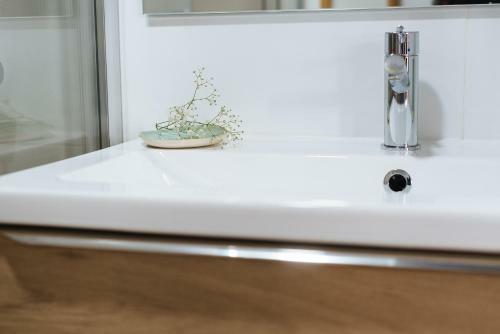 Apartamento Aitana's Retreat With Charming Garden