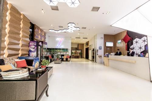 Zhengzhou Zmax Hotel