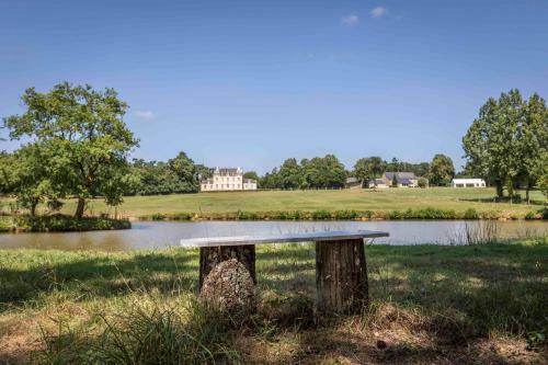 Bed & Breakfast Le Domaine Du Chalonge