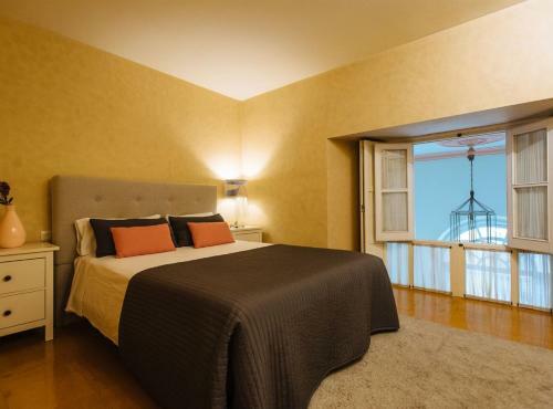 Magno Apartments Pajaritos - Private Parking Included