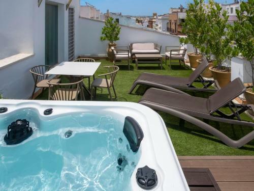 R26 Suites By Magno Apartments