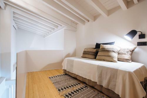 R26 Suites By Magno Apartments