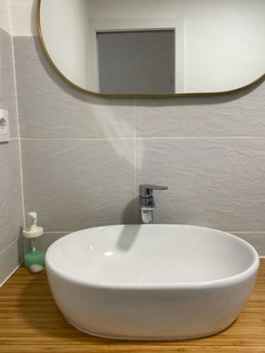 Flamenca Triana - Apartamento Totalmente Equipado Wifi 2d Sofas Camas 2 Ba�os