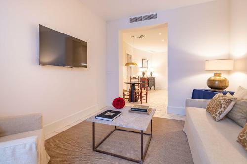 Real Casa De La Moneda Deluxe Apartments