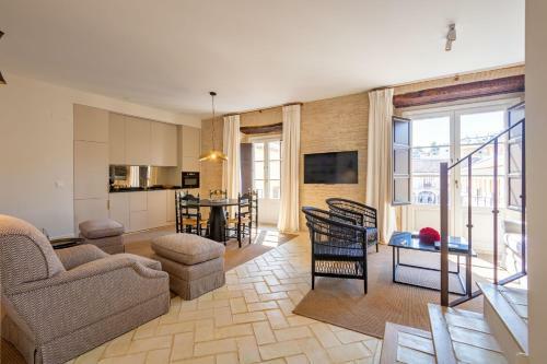 Real Casa De La Moneda Deluxe Apartments