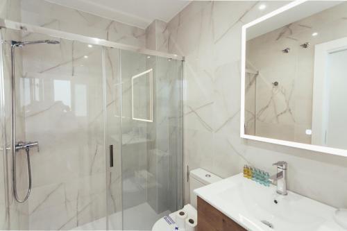 Apartamento Modern With Balcony- 2bd 2bth- San Vicente
