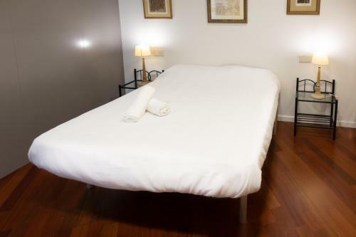 Apartamento Rentalsevilla A Los Pies De La Giralda