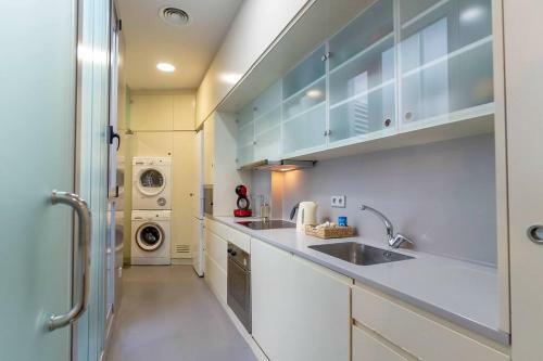 Apartamento Rentalsevilla A Los Pies De La Giralda
