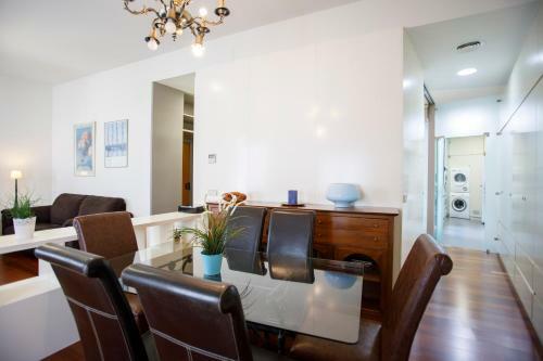 Apartamento Rentalsevilla A Los Pies De La Giralda
