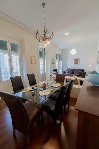 Apartamento Rentalsevilla A Los Pies De La Giralda