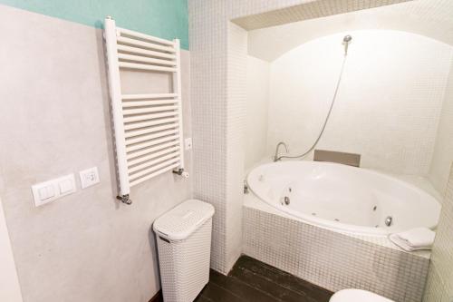Apartamento 3 Dormitorios En Calle San Vicente.