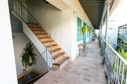 Apartamento 3 Dormitorios En Calle San Vicente.