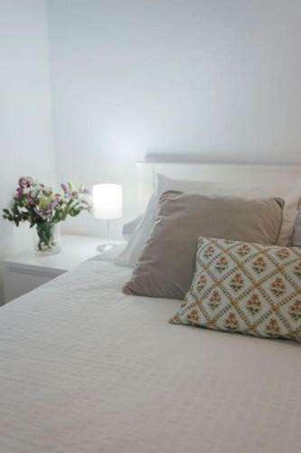 Komodo Gran Poder - Penthouse With Private Pool And Cozy Twin Bedroom Central Apartment