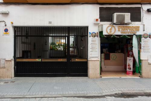 Pikis Apartment Center 1