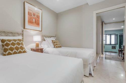 Fam Sevillian Townhouse