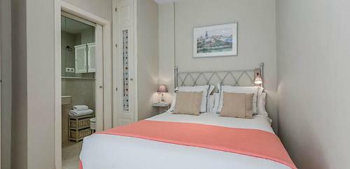 Fam Sevillian Townhouse
