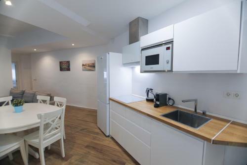 Rentalsevilla Espacioso Y Acogegor Apartamento De 3 Dormitorios