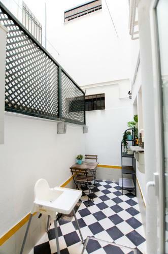Rentalsevilla Espacioso Y Acogegor Apartamento De 3 Dormitorios