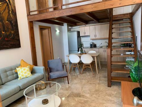 Apartamento Precioso Duplex En Triana - Wifi Gratis