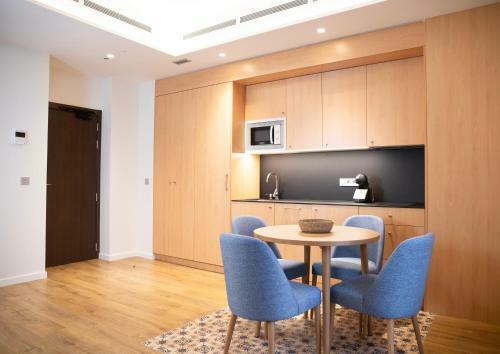 Nqn Aparts & Suites Sevilla