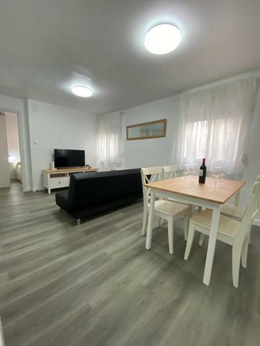 Apartamento Piso Junto Al Hospital Macarena