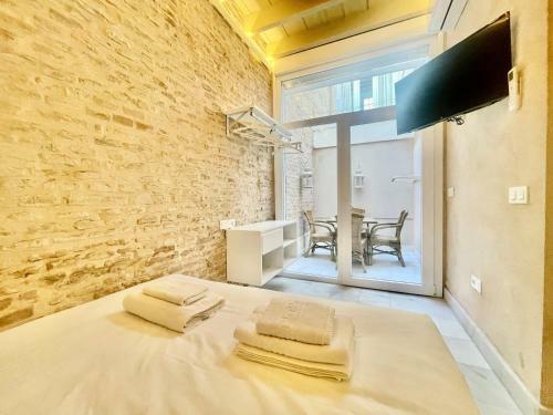 Apartamento Click Triana - Patio Privado