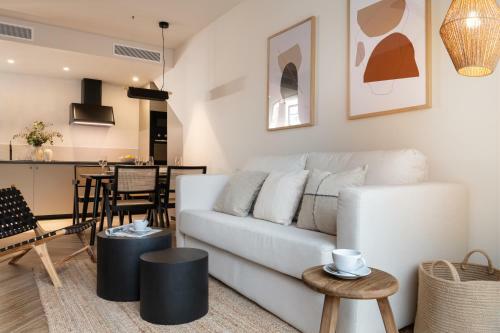 Magno Apartments Robles With Bath Tub And Private Parking