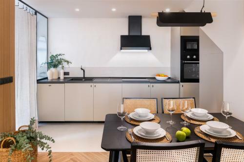 Magno Apartments Robles With Bath Tub And Private Parking